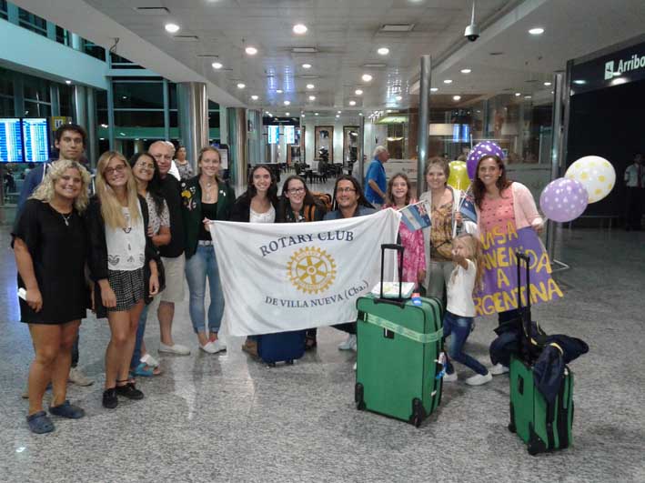 El Rotary villanovense recibió a dos jóvenes becarias del programa de intercambio