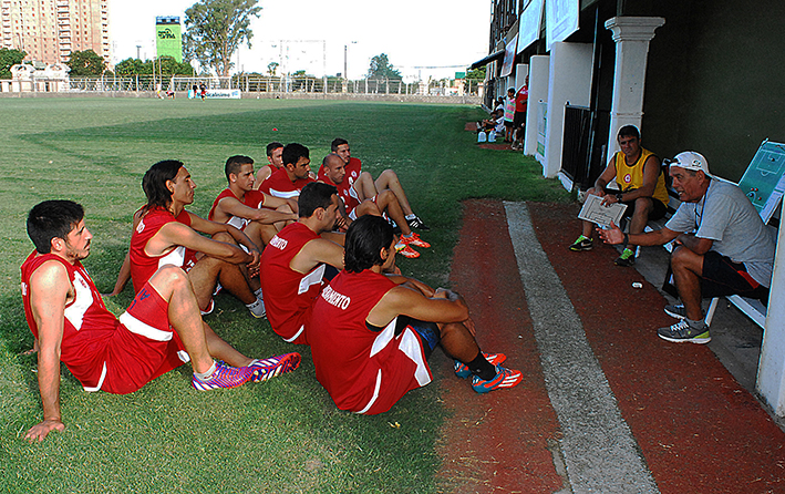 Alumni y su último ensayo previo al debut del domingo