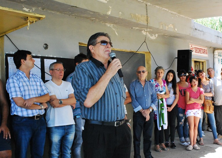 AFUCO abrió otro torneo con un sentido homenaje