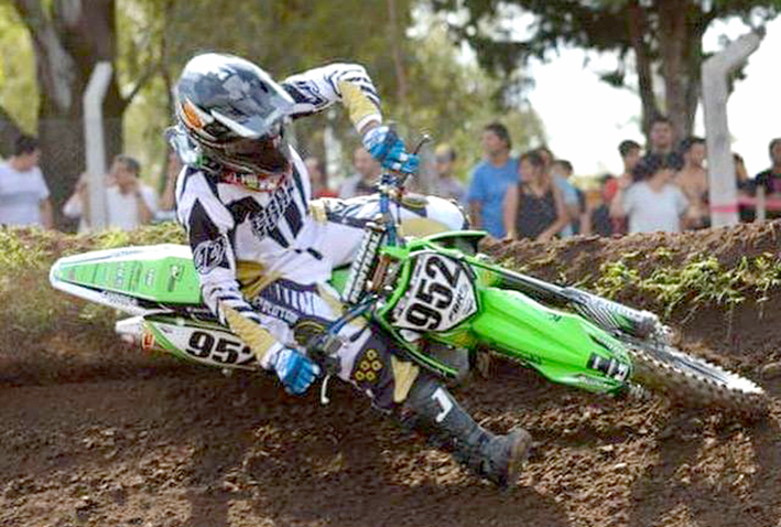 Felipe subió al podio de Zárate Felipe subió al podio de Zárate