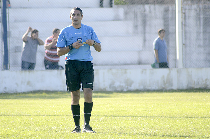 La mayoría de los clubes votó en contra de José Martínez