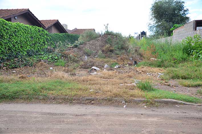 Desde 2012 reclaman por baldío abandonado