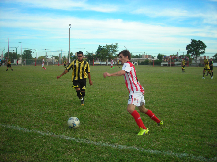 Ticino salvó la ropa ante un difícil Unión Central