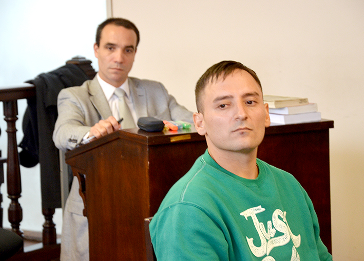 “Chachán” Guzmán, otra vez en el banquillo “Chachán” Guzmán, otra vez en el banquillo