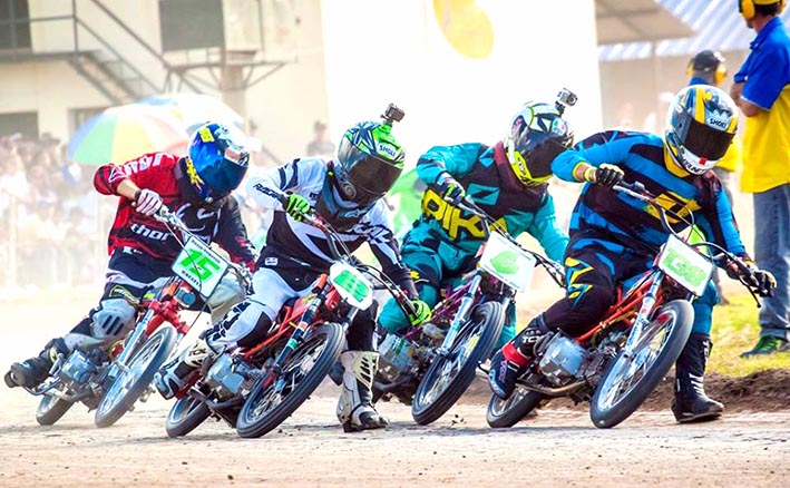 Motociclismo en La Palestina