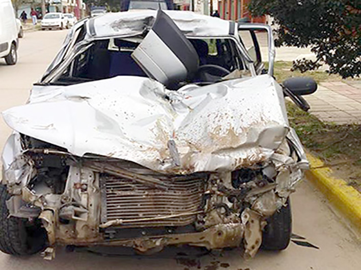 Chocaron un auto y un camión