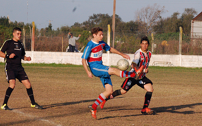 Universitario rindió su tesis