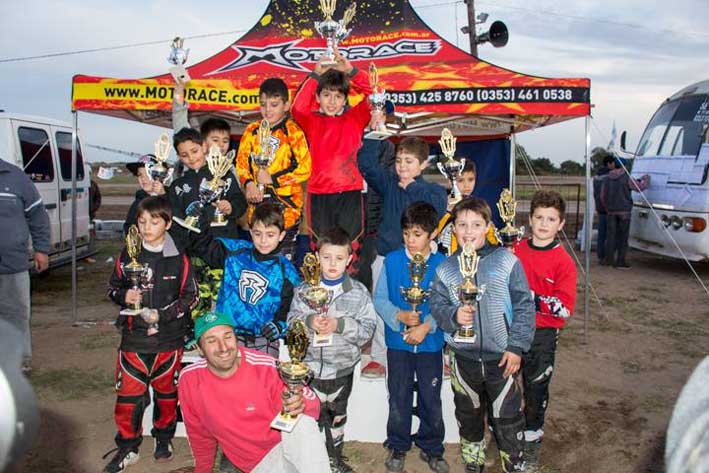 Una victoria y doce podios