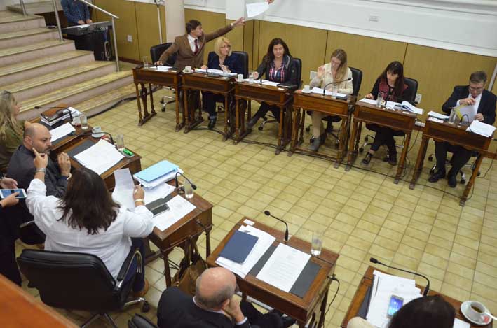 Por ahora dejan en suspenso al Consejo de Partidos Políticos