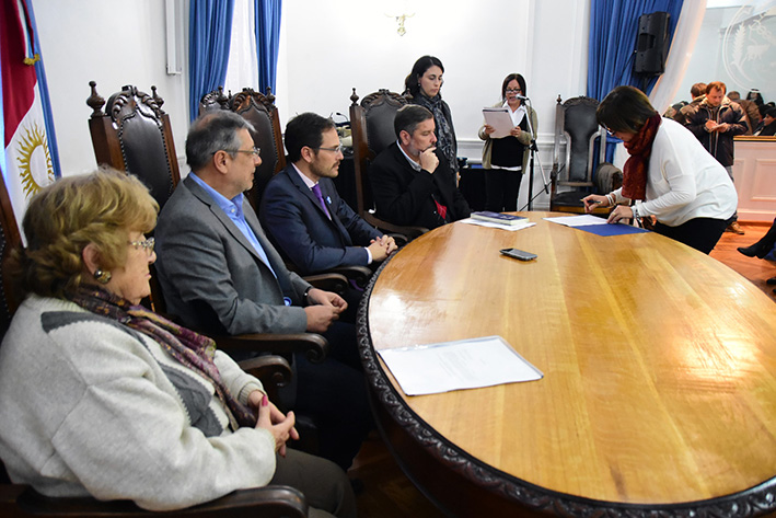 Alumnos podrán hacer prácticas en centros municipales de salud