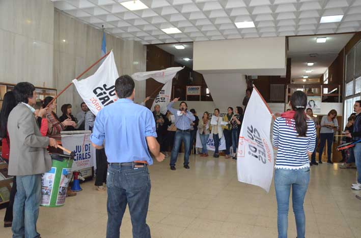 Tribunales, todos los días de asamblea