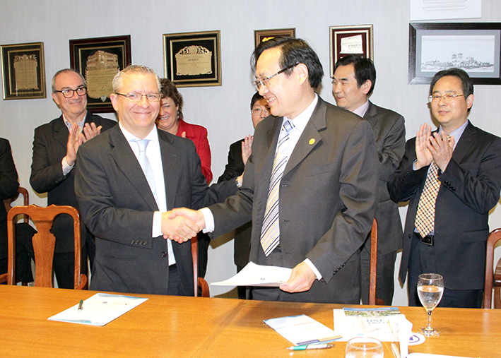 Rubricaron convenio con universidad china