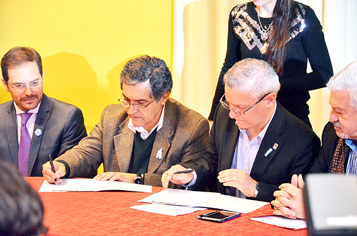 La UNVM estrechó lazos con el Ministerio de Ciencia y Tecnología