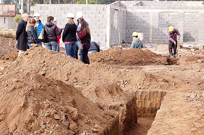 Avanza la construcción de dos viviendas sociales sustentables