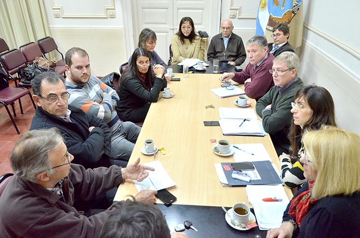 Taxis piden la bajada de bandera a $22