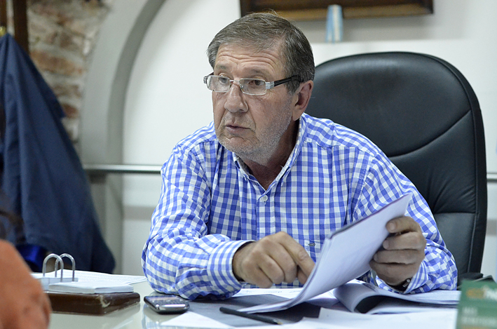 Valenti negó reparto de excedentes