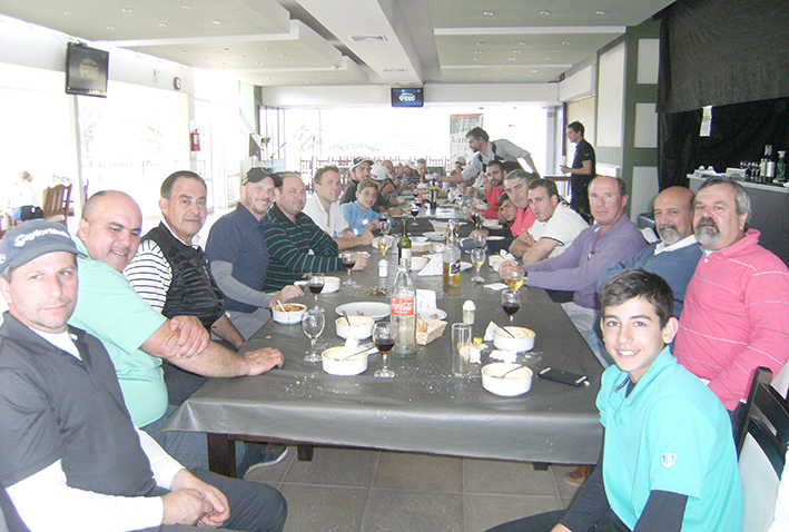 Viva la Patria, el golf… ¡y el locro!