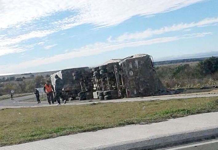 Automovilistas heridos en un cruce de rutas