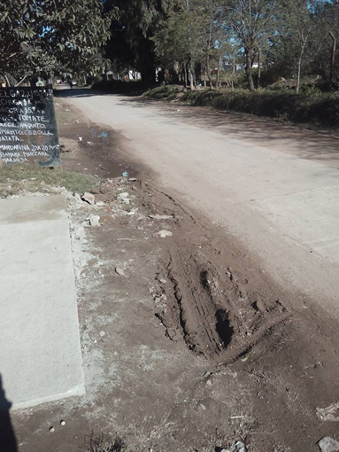 Las calles en Los Olmos seguirán a medio asfaltar