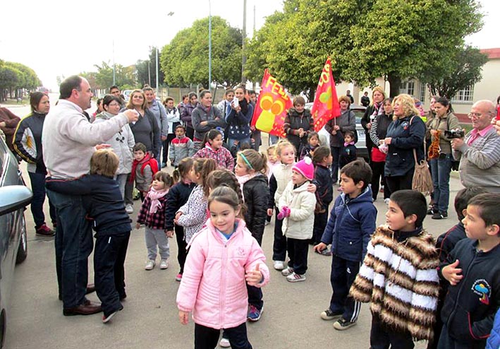 El jardín de infantes salió a las calles