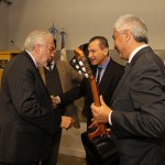 p47-f1 Ministro con músicos