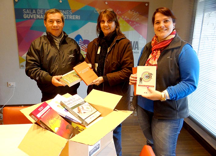 La Cooperativa entregó libros a varias escuelas