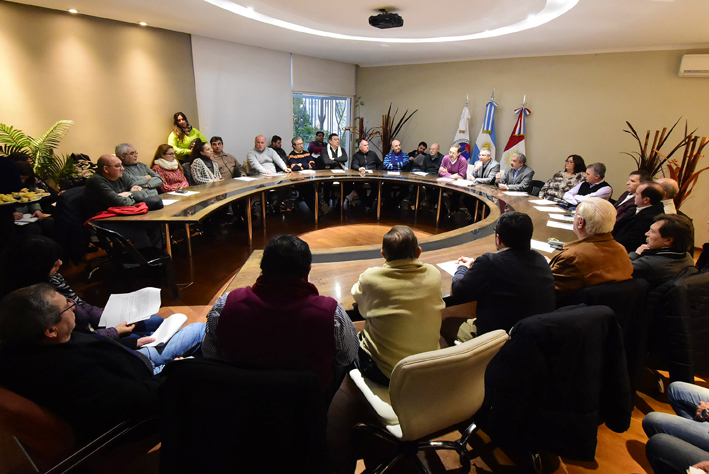Reunión de una veintena de partidos