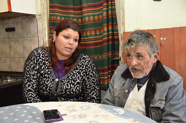 Un incendio lo dejó en la calle y hoy sueña con volver a su casa