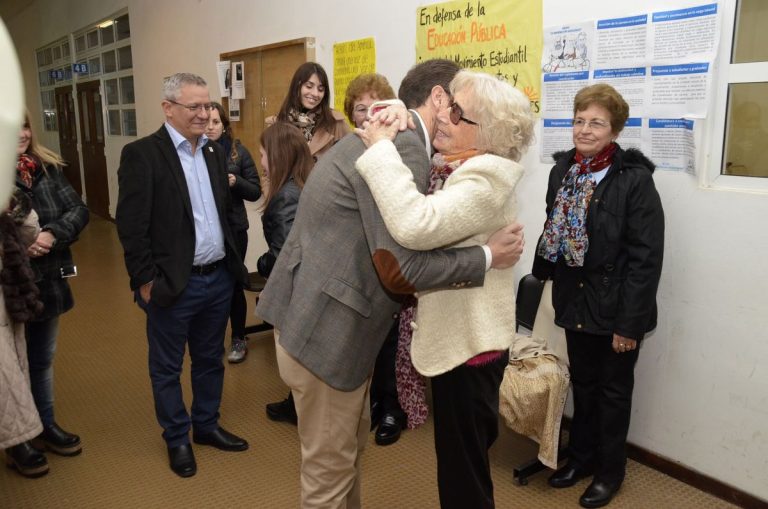 Egresó de licenciada a los 85 años