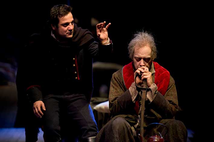 Los últimos días de Juan Manuel de Rosas, relatados en clave teatral