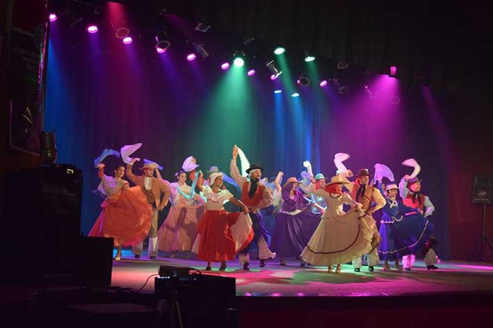 Pampa y Senda se despide para viajar a la Folkloriada en México