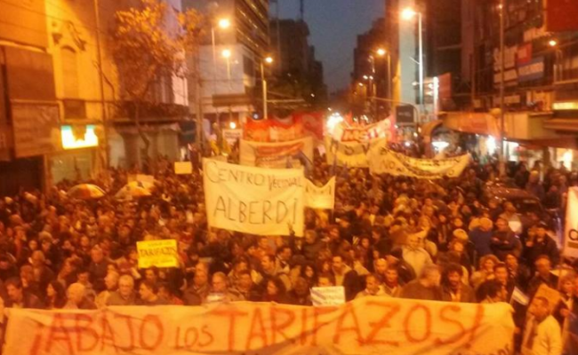 Marcha en contra del “tarifazo” Marcha en contra del “tarifazo”