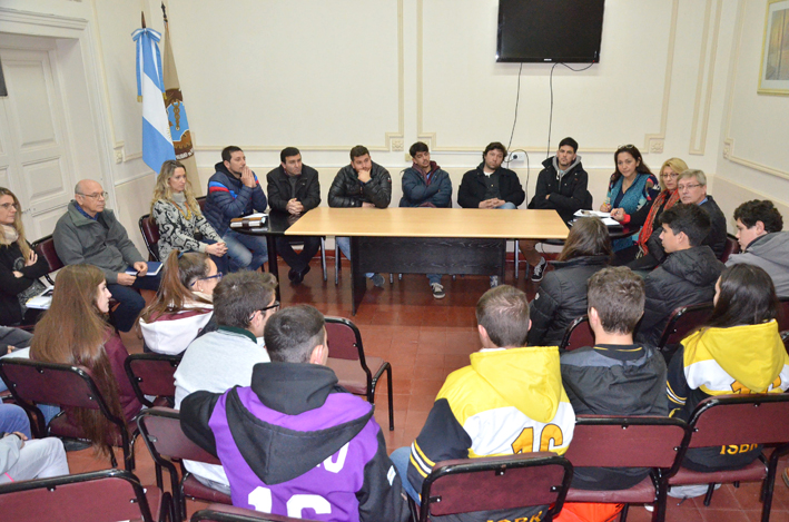 Agua y discriminación sobre la mesa