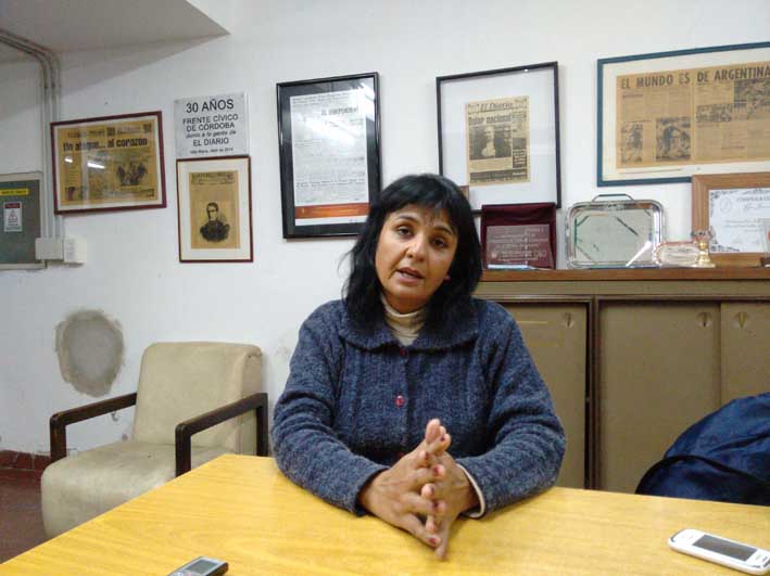Vecina acusa a un “sanador” que prometió curar a su hija y la estafó