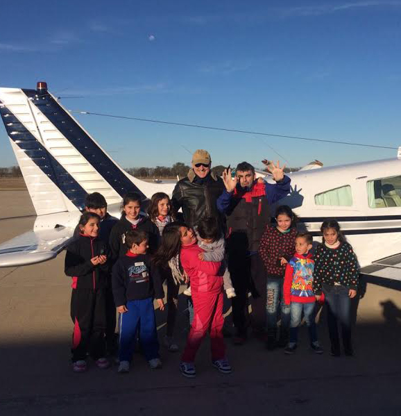Unos 75 pequeños cumplieron el sueño de volar por primera vez