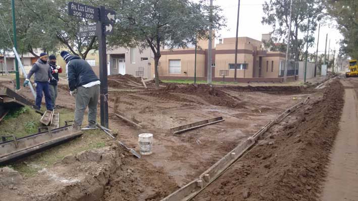 Trabajan en cordón cuneta de La Reserva