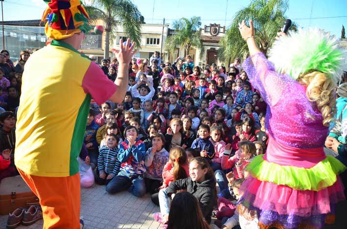 La plaza se colmó de sonrisas