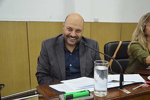 Con reclamos a la Provincia