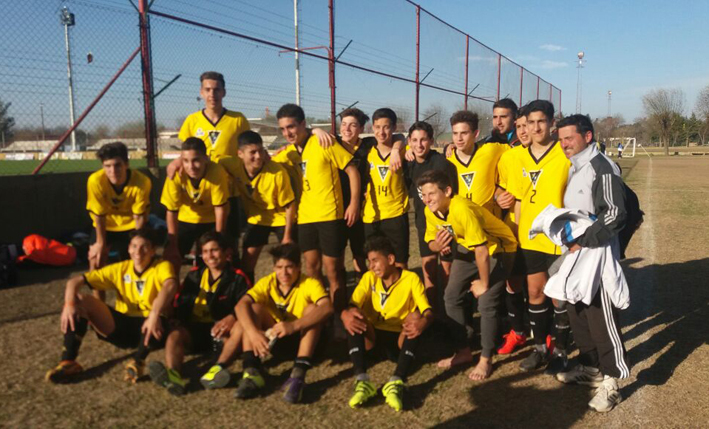 Rivadavia pasó a instancias finales