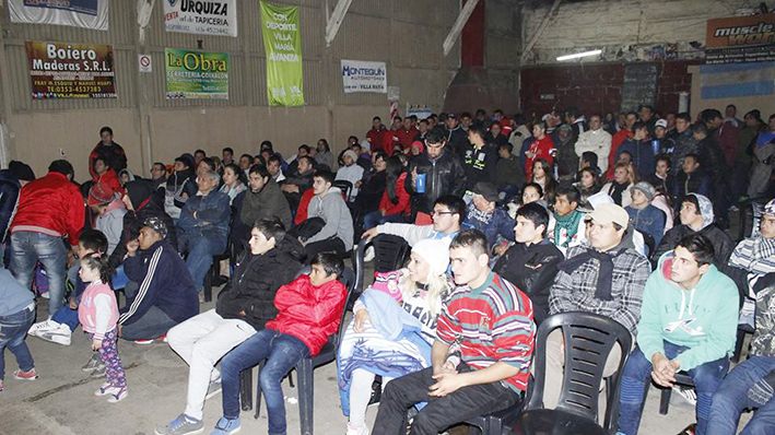 Noche de combates en el gimnasio Alcides Rivera