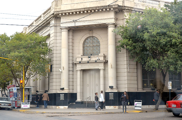 Hoy no abrirá sus puertas el Banco de Córdoba