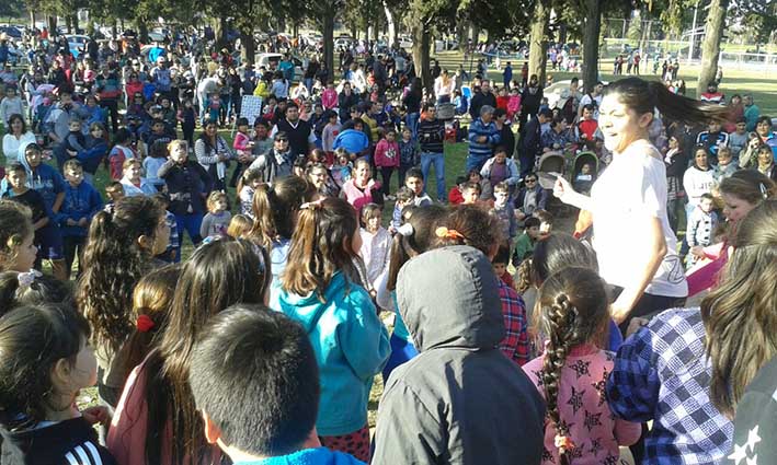 Festejo para los niños en el parque El Regalo