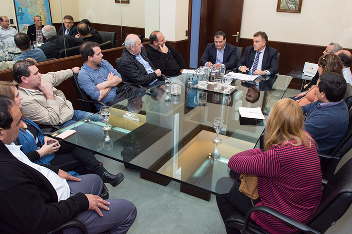 Capitani e intendentes de la región van en busca de soluciones habitacionales