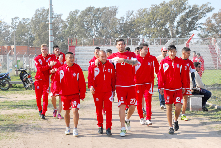 Alumni busca ganar afuera