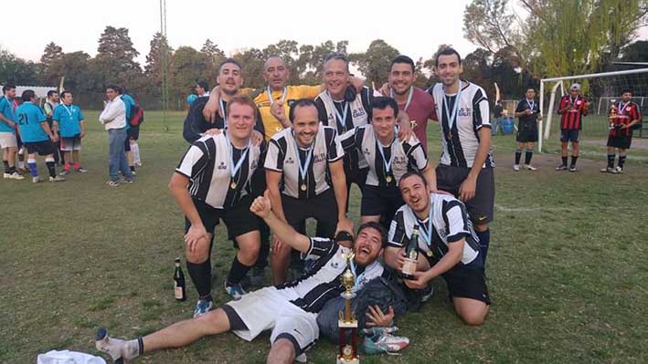 ¿Fútbol champán? No, fútbol fernet