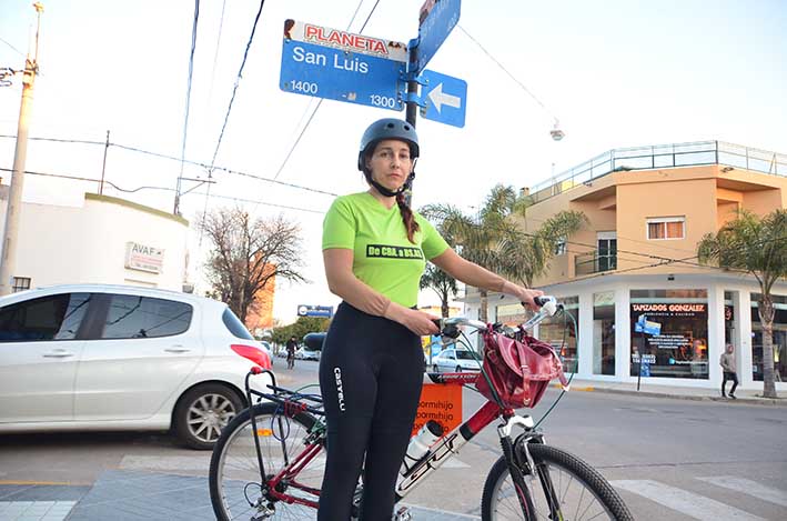 Va en bicicleta de Córdoba a Buenos Aires pidiendo justicia Va en bicicleta de Córdoba a Buenos Aires pidiendo justicia