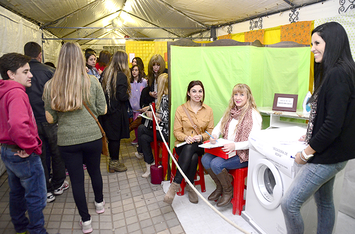 Las Mesas Servidas van a la plaza