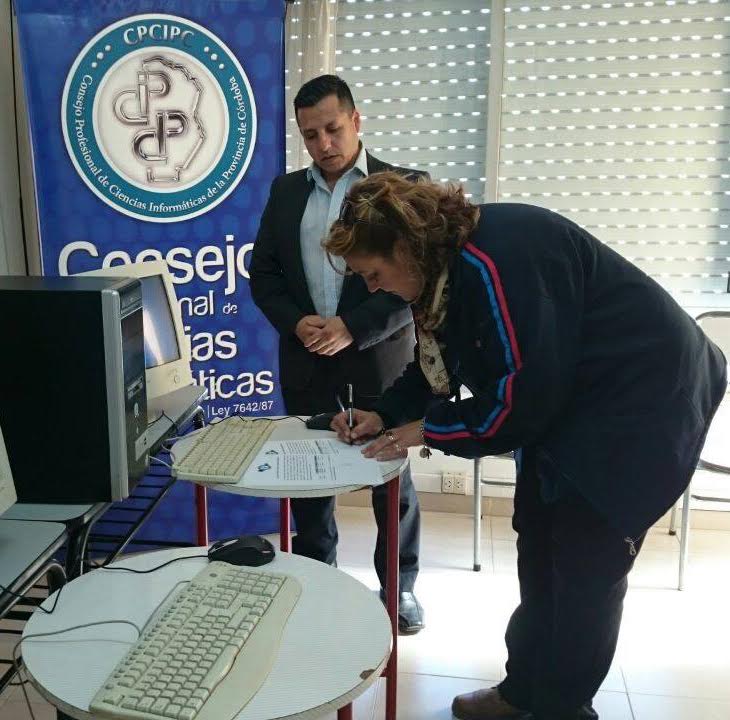 Donaron computadoras a escuela rural