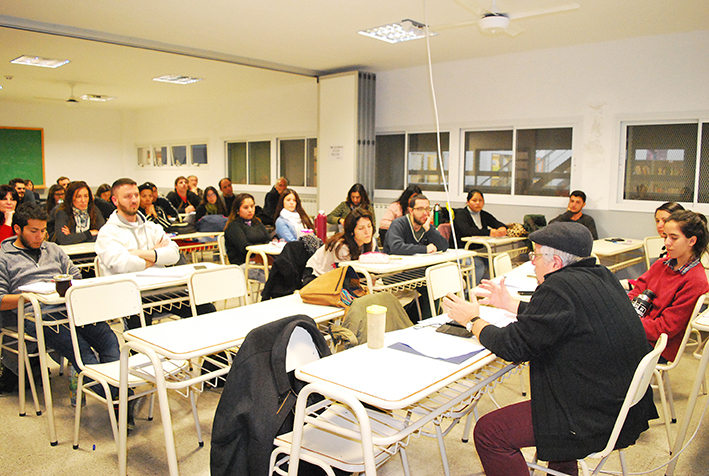 Lugar para los canales locales y defensa de los derechos de los trabajadores de medios