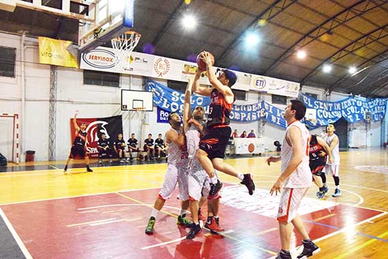 Bell ganó y parece imparable